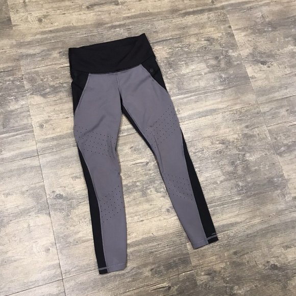 Athleta Sculptek Stealth TruCool Women's Size XS Leggings Color Block Perforated - Picture 1 of 10